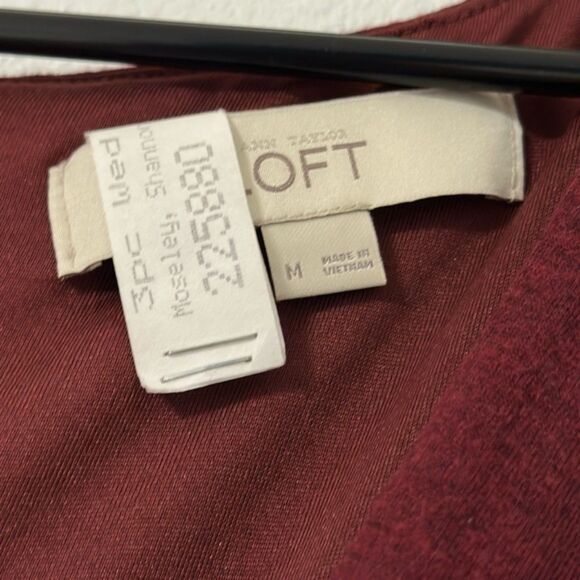 Ann Taylor Loft Cross Front Dress Stretchy Womens Medium Midi Wine Career Office - Picture 7 of 12